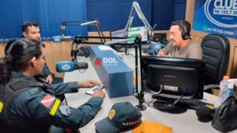 Sargento Yasmin e Soldado de Lima participaram do Programa Se Ligue na Clube