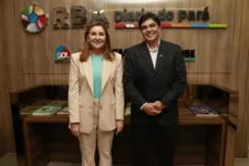 Vice-governadora Hana Ghassan é recebida por Camilo Centeno, o presidente em exercício do Grupo RBA.