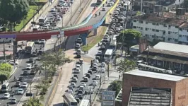 O trânsito amanheceu parado devido a cúpula da Amazônia.