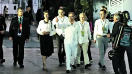 O presidente da Colômbia, Gustavo Petro, na saída do primeiro dia da Cúpula, no Hangar