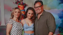 Larissa Manoela rompeu com os pais.