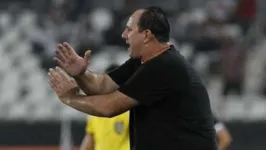 Rogério Ceni será apresentado nesta segunda-feira (11).