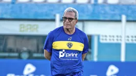 Hélio dos Anjos ainda tem mais cinco jogos para buscar o acesso com o Paysandu