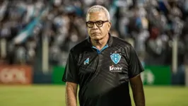 Para Hélio dos Anjos, "não tem essa história de dedo do treinador".