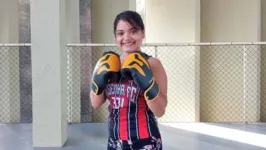 Letícia procurou o boxe para ajudar sua saúde mental