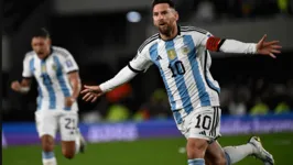 Em noite econômica, Messi abre as eliminatórias com gol de falta e vitória da Argentina.