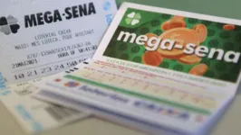 A Mega-Sena paga milhões para o acertador dos 6 números sorteados.