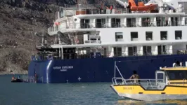 Transatlântico encalhou em uma região de grande quantidade de areia e fica em uma região remota do Parque Nacional Alpefjord