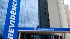 Em alguns casos, os dependentes do segurado que morreu têm direito de receber 100% da pensão, sem nenhum desconto.