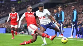 Arsenal e Tottenham empataram em 2 a 2