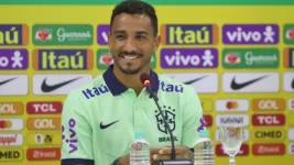 Danilo em coletiva de imprensa no Mangueirão