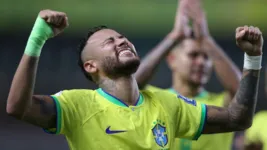 Neymar se emocionou com seu feito pela Seleção Brasileira