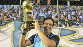 Dado Cavalcanti com o título da Copa Verde 2016, pelo Paysandu