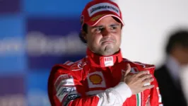 Massa sentiu o gosto do título de 2008 por apenas 3 segundos, mas foi superado por Lewis Hamilton na última curva