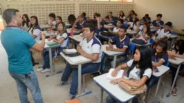 Os professores poderão ganhar até 3,5 salários e alunos R$ 10 mil