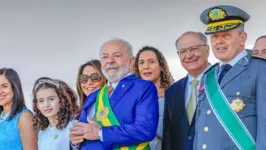 Lula esteve ao lado de membros dos Três Poderes e ministros