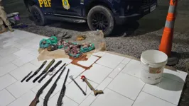 Foram apreendidas armas e munições