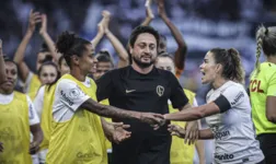 Arthur Elias comanda o título do Corinthians depois de assumir a Seleção Brasileira de Futebol Feminino
