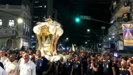 Parte do contingente da Guarda fica ao redor da berlinda, tanto na Trasladação quanto no Círio