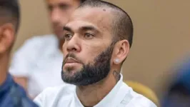 Enquadrado em lei aprovada em 2022, Daniel Alves decidiu não recorrer das acusações criminais para acelerar o andamento do processo.