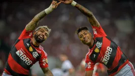 A dupla Gabigol e Bruno Henrique está confirmada para a partida desta noite, no Paraguai