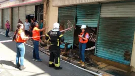 Subiu de sete para oito o número de lojas atingidas pelo sinistro no centro comercial