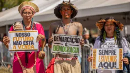 Manifestação de Indígenas contra o Marco Temporal na praça dos Três Poderes.