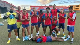 Foto polêmica foi feira no palco do jogo desta segunda-feira (14), entre Nacional e Bahia de Feira, pela Série D.