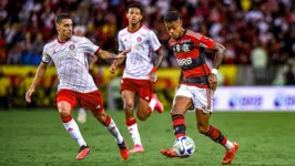 Dentro de casa, o Flamengo empatou com o internacional