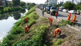 Multirão de limpeza no canal da Pedreira