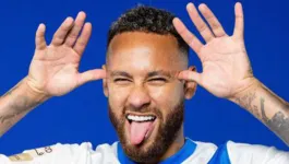 Neymar faz sua comemoração mais famosa durante ensaio de apresentação no Al-Hilal.