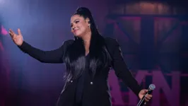 Layna Bellini lançou o single "Caixinha".