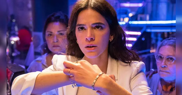 Imagem ilustrativa da notícia Nem Bruna Marquezine salva "Besouro Azul"