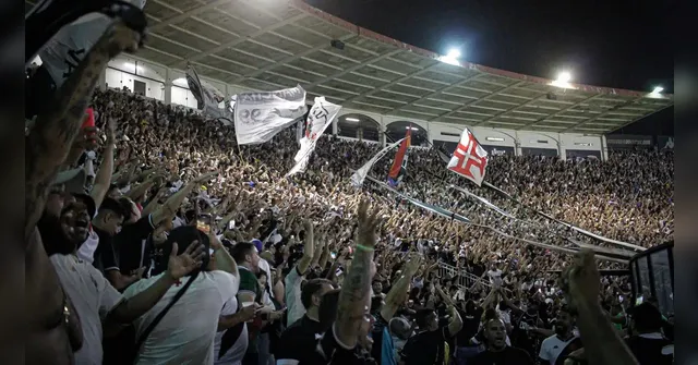 Imagem ilustrativa da notícia Após 91 dias, Vasco volta a São Januário e enfrenta Coritiba