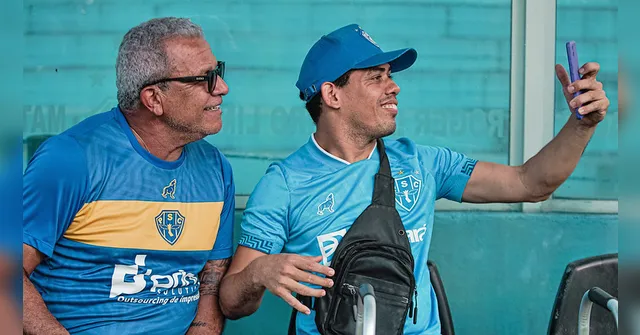 Imagem ilustrativa da notícia Torcedor com deficiência emociona time do Paysandu no treino