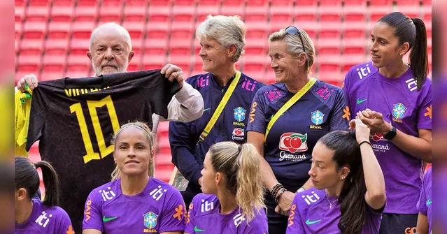 Imagem ilustrativa da notícia 'Só assisti meio tempo porque era muita mulher', diz Lula