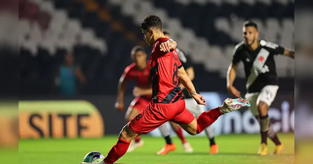Imagem ilustrativa da notícia Athletico-PR vence e deixa Vasco na lanterna da Série A