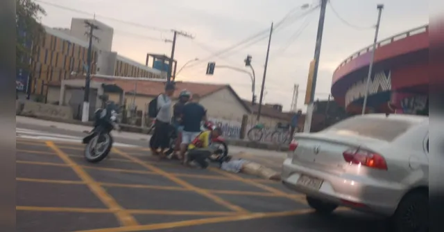 Imagem ilustrativa da notícia Acidente de moto é registrado na Avenida Almirante Barroso