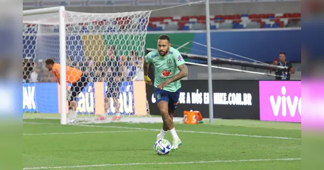 Imagem ilustrativa da notícia Neymar troca proteção na mão após carrinho e dá "susto"