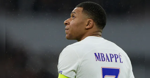 Imagem ilustrativa da notícia Mbappé sofre lesão em vitória sobre Olympique e preocupa PSG