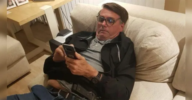 Imagem ilustrativa da notícia Bolsonaro se irrita com fake news sobre mudança de sexo