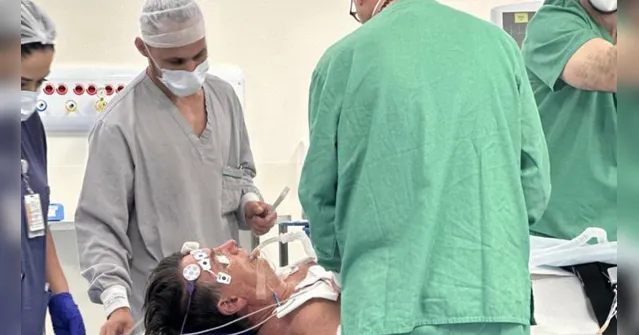 Imagem ilustrativa da notícia Bolsonaro se manifesta após postar foto em hospital