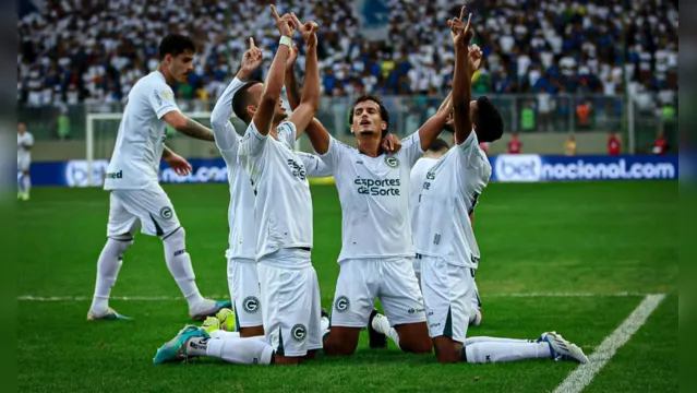 Imagem ilustrativa da notícia Goiás vence o Cruzeiro e deixa zona de rebaixamento