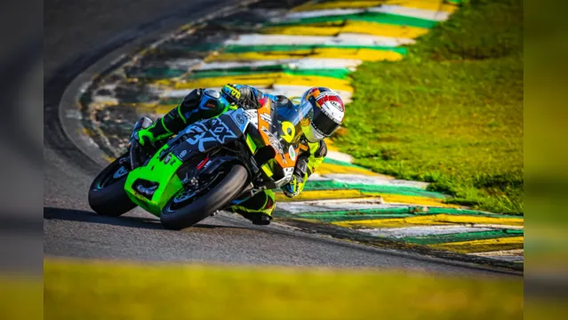 Imagem ilustrativa da notícia Laquila celebra motociclista com gratidão e paixão