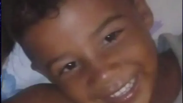 Imagem ilustrativa da notícia Vídeo: Criança morre com tiro na cabeça após "roleta russa"
