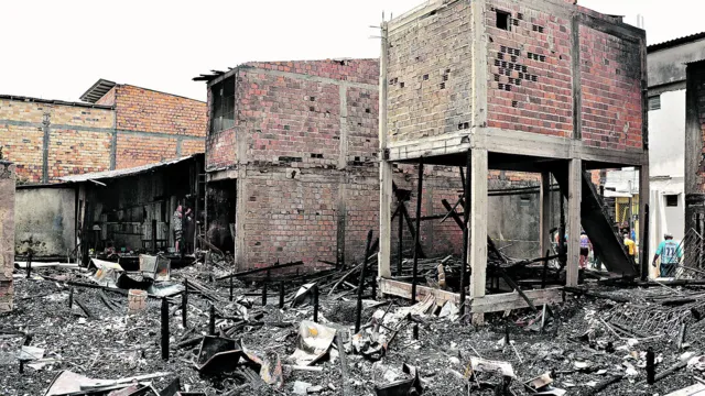 Imagem ilustrativa da notícia Moradores da Sacramenta contam os prejuízos do incêndio