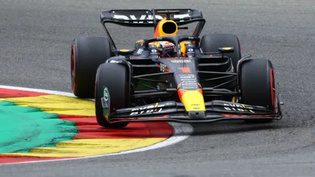 Imagem ilustrativa da notícia Absoluto! Verstappen sai de sexto e vence o GP da Bélgica