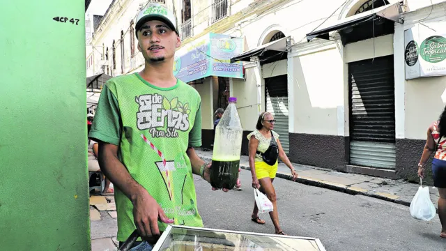 Imagem ilustrativa da notícia Calor faz aumentar procura por bebidas nas ruas de Belém