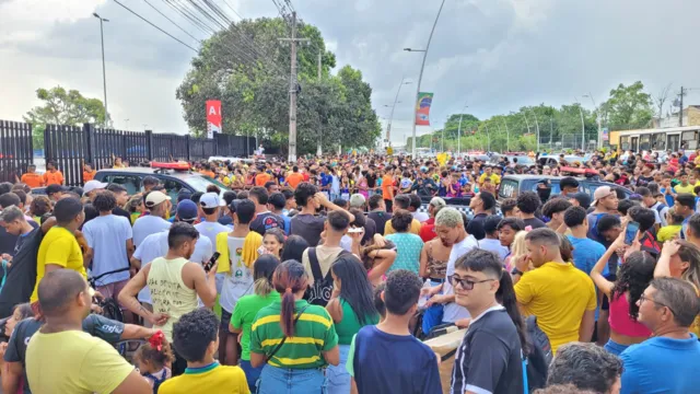 Imagem ilustrativa da notícia Torcida faz fila no Mangueirão após fake news sobre treino