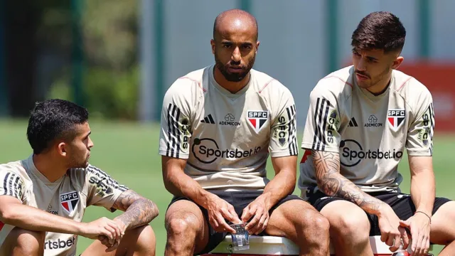 Imagem ilustrativa da notícia São Paulo treina finalização para não errar contra Flamengo